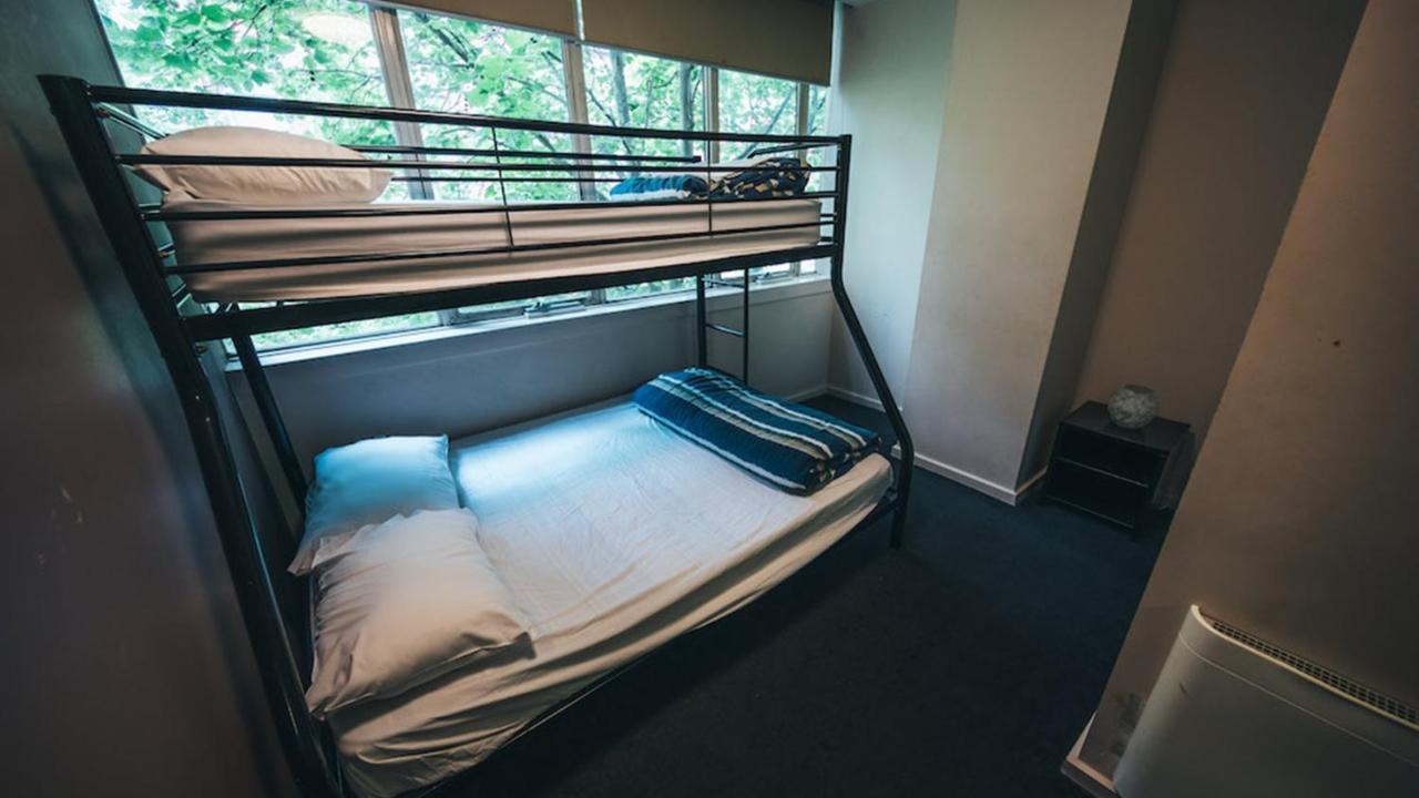 Nomads Melbourne Backpackers Hostel Екстериор снимка